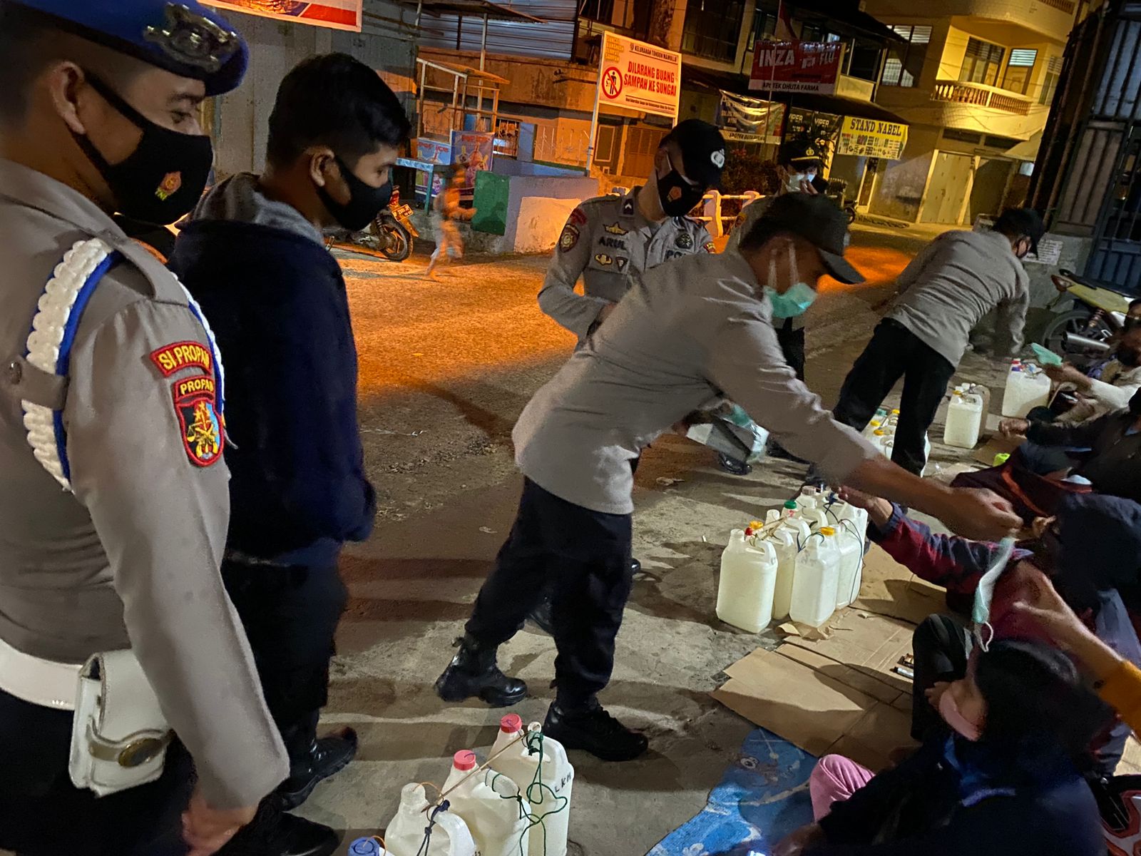 Bhabinkamtibmas Polsek Mengkendek sambang ke rumah warga binaan