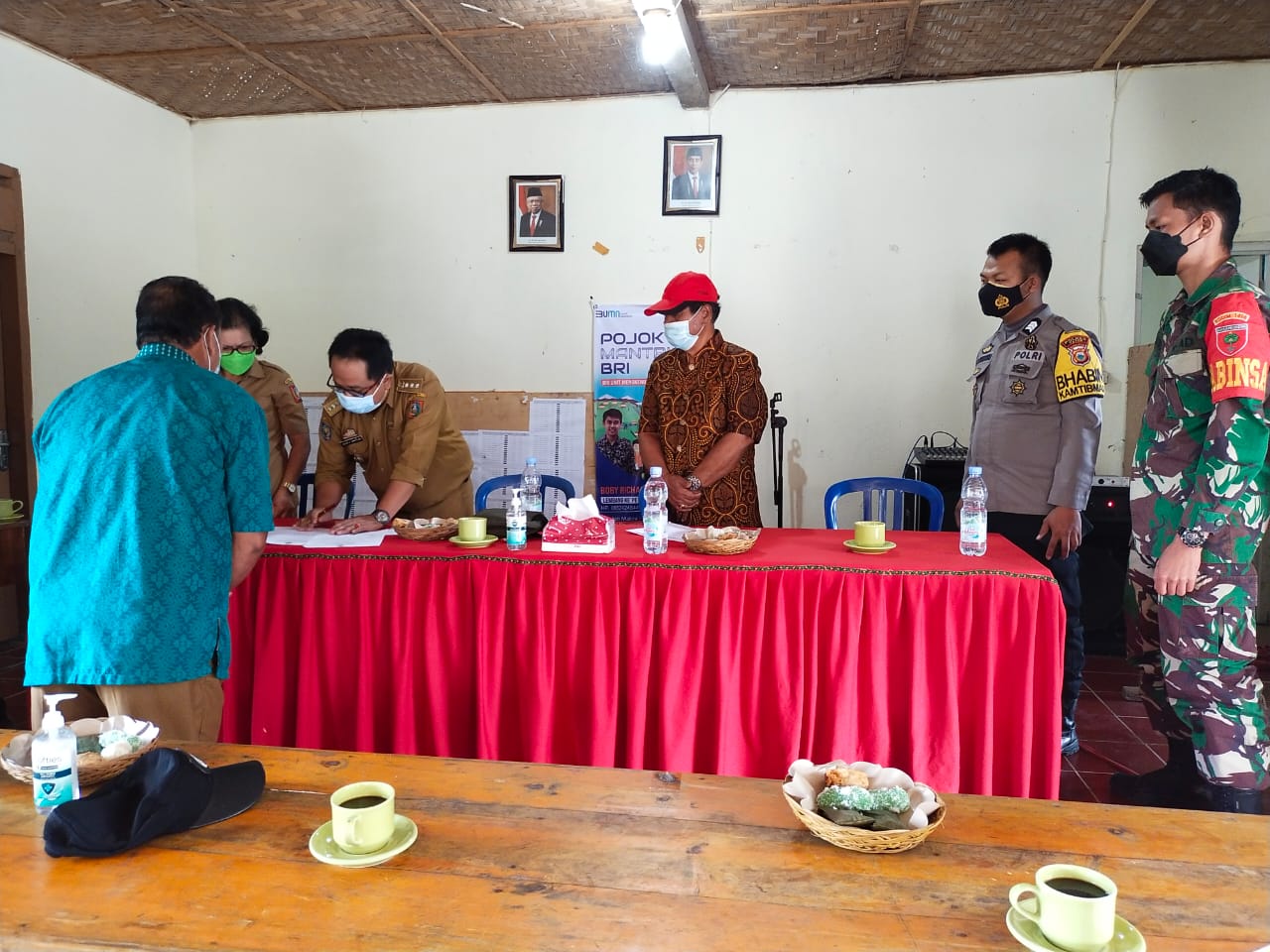 Bhabinkamtibmas Bersama Bhabinsa Sambangi Pustu Lembang Lea