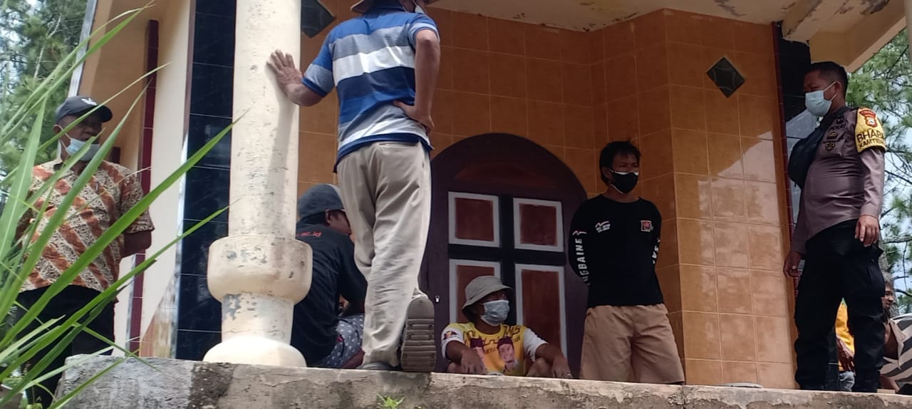 Bhabinkamtibmas Bersama Bhabinsa Sambangi Pustu Lembang Lea