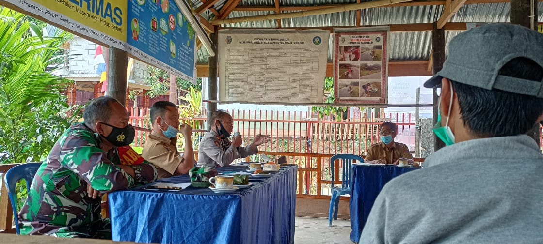 Bhabinkamtibmas Bersama Bhabinsa Sambangi Pustu Lembang Lea
