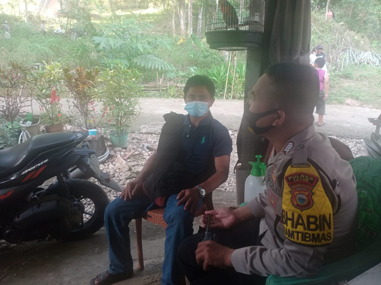 Bhabinkamtibmas Bersama Bhabinsa Sambangi Pustu Lembang Lea