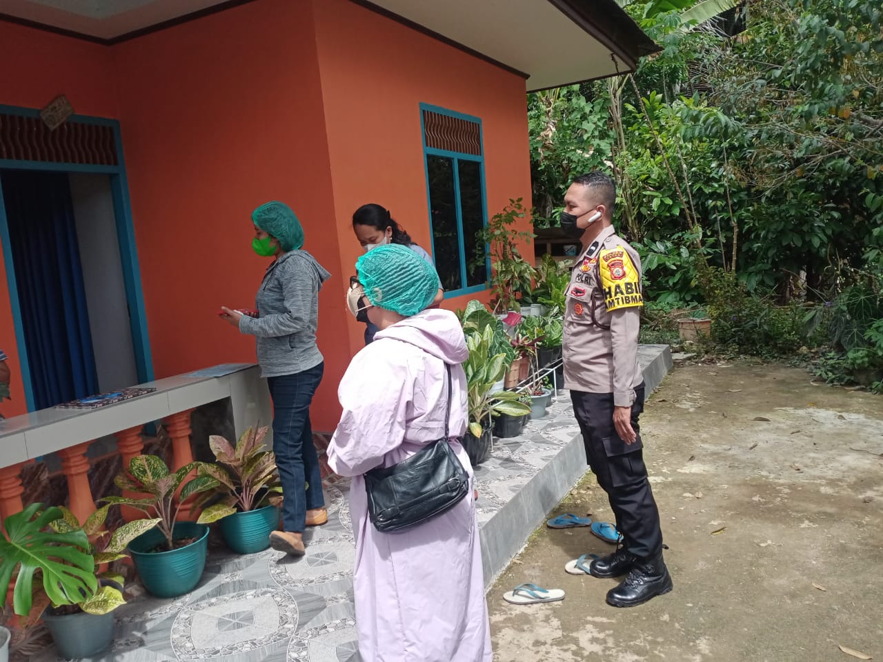 Bhabinkamtibmas Polsek Mengkendek sambang ke rumah warga binaan