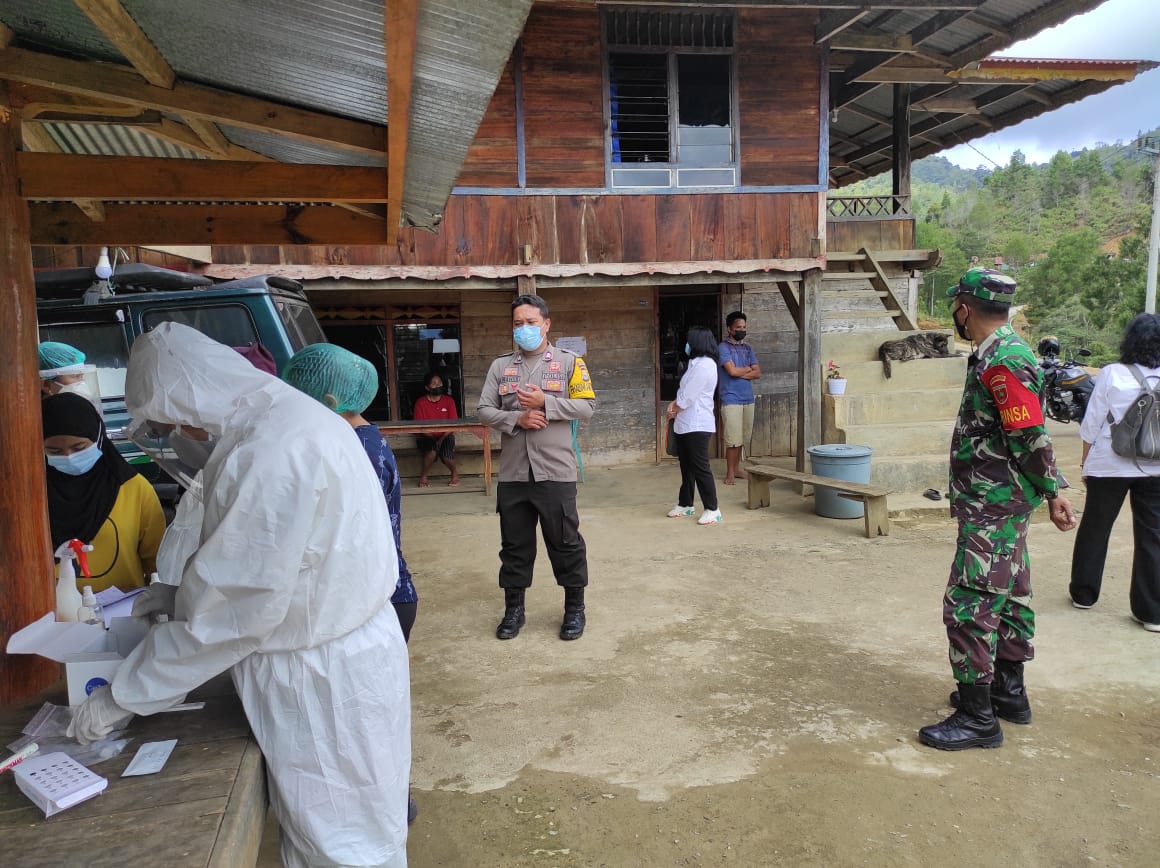 Bhabinkamtibmas Polsek Mengkendek sambang ke rumah warga binaan