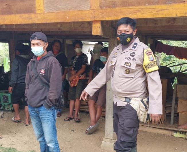 Bhabinkamtibmas Polsek Mengkendek sambang ke rumah warga binaan