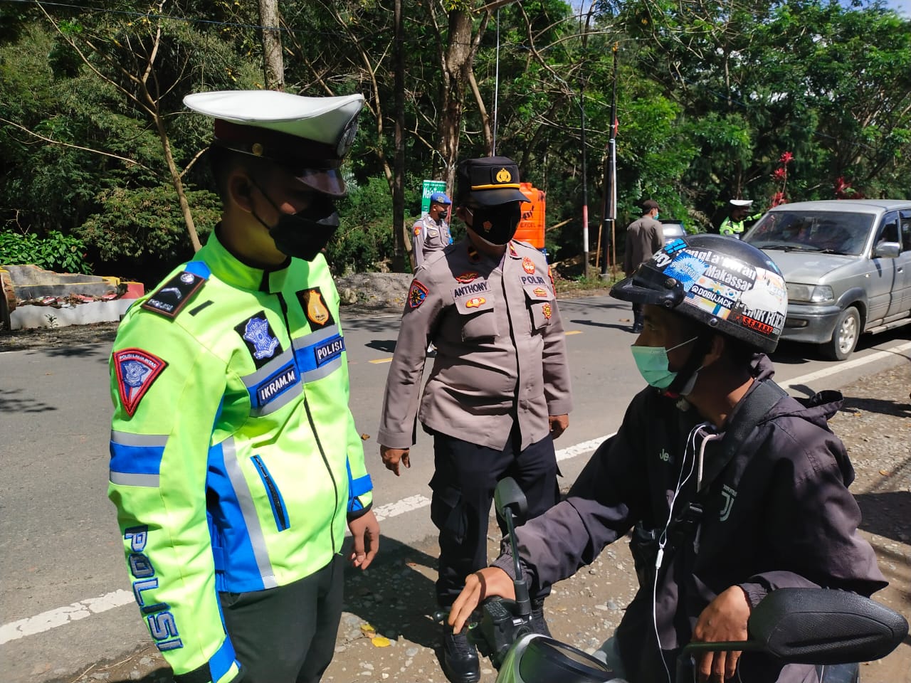 Bhabinkamtibmas pengawasan penyaluran BLT- DL tahap I – VIII tahun 2021