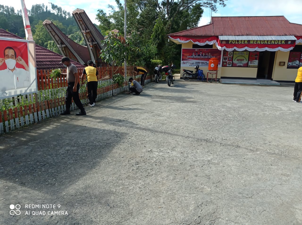 Bhabinkamtibmas pengawasan penyaluran BLT- DL tahap I – VIII tahun 2021