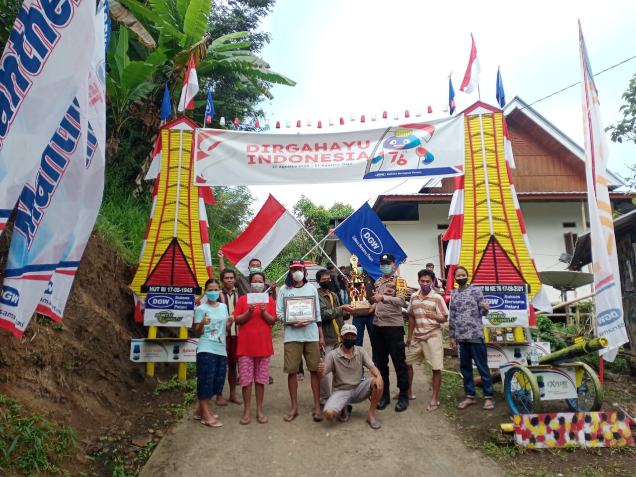 Bhabinkamtibmas pengawasan penyaluran BLT- DL tahap I – VIII tahun 2021