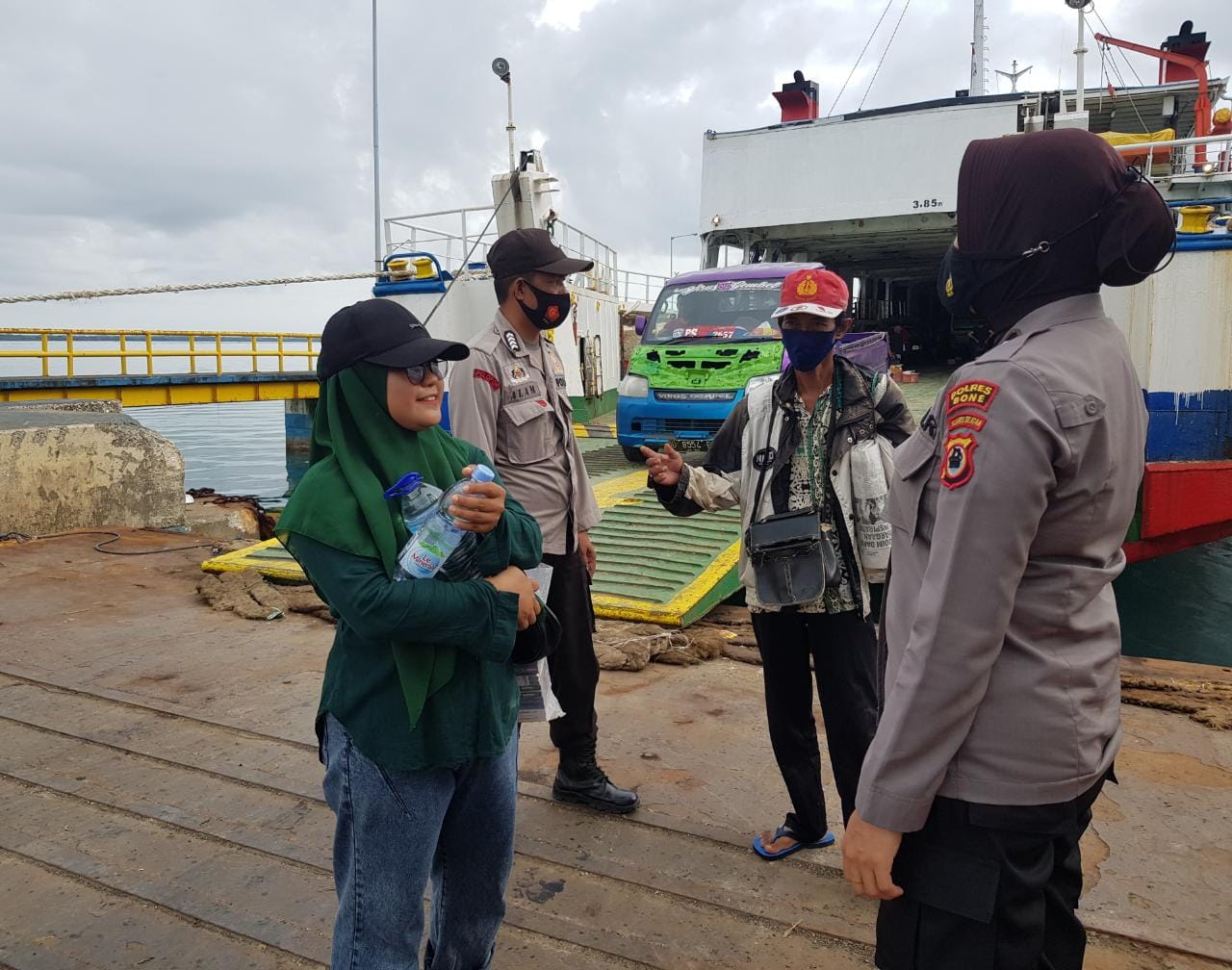 Sambangi Pedagang, Ini yang Dilakukan Kanit Binmas Pelabuhan