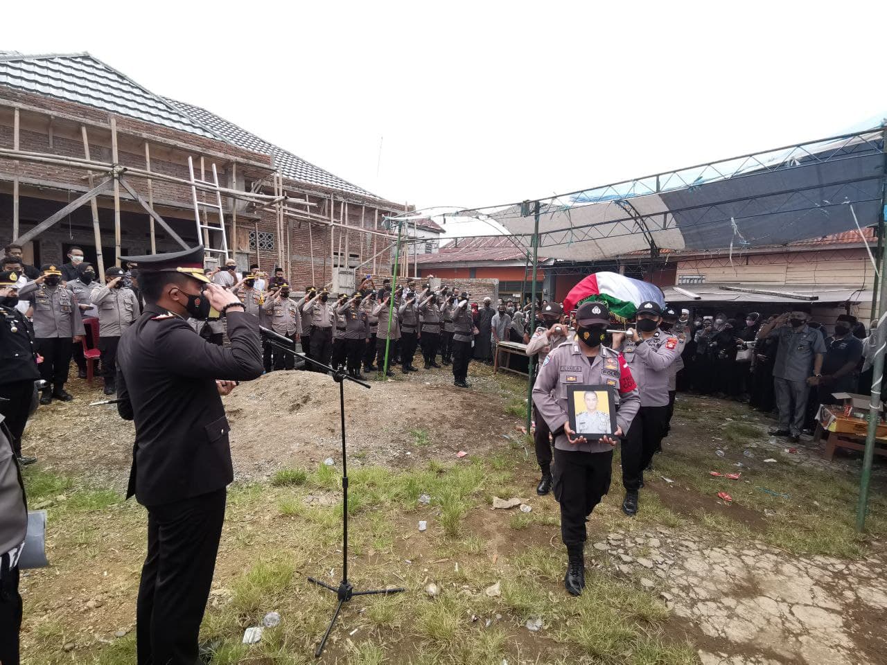 Kapolres Bone Pimpin Pemakaman Almarhum Aiptu Suharto