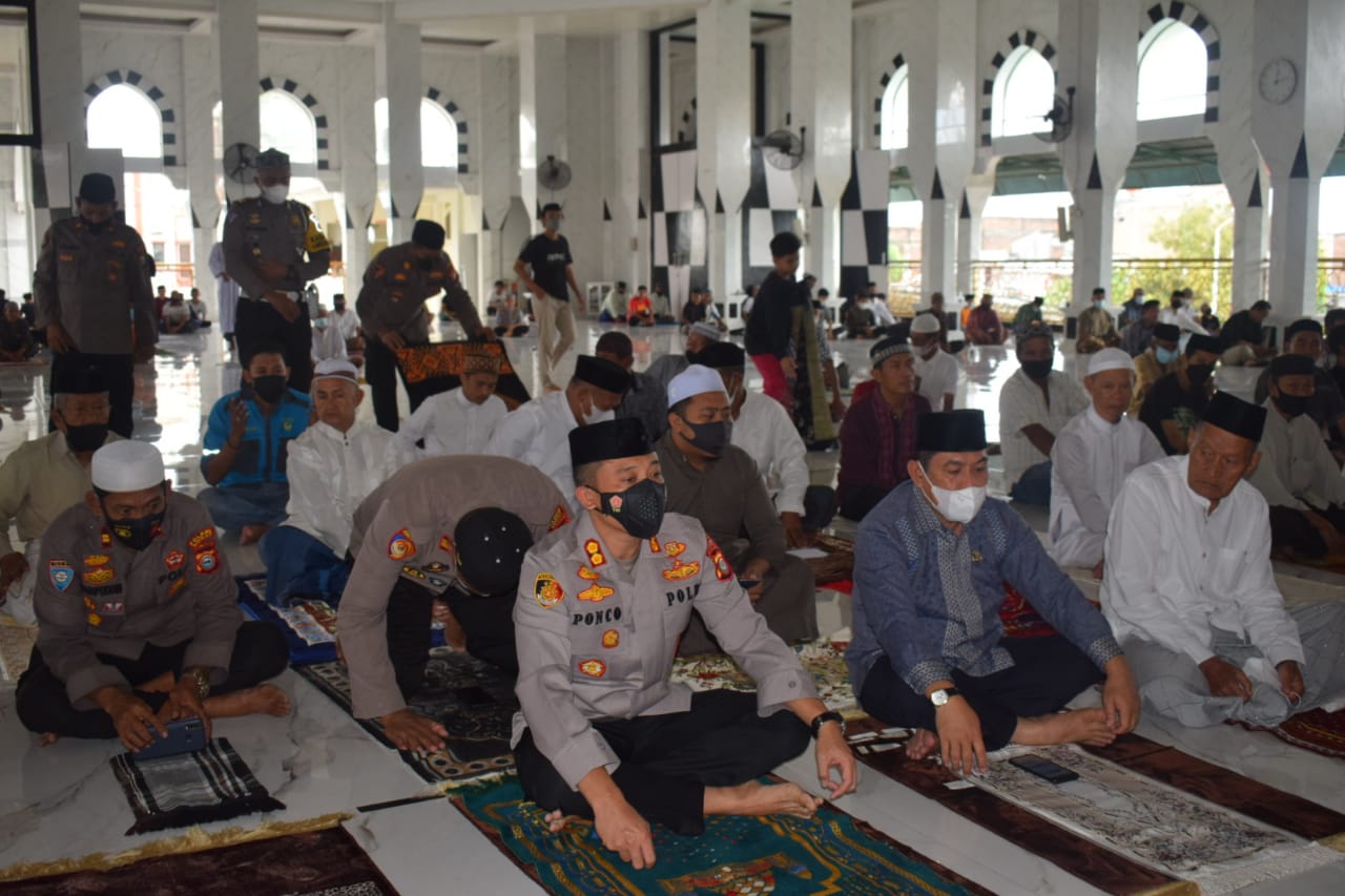 Safari Shalat Jumat Cara Kapolres Sidrap Silaturahmi Dengan Warga