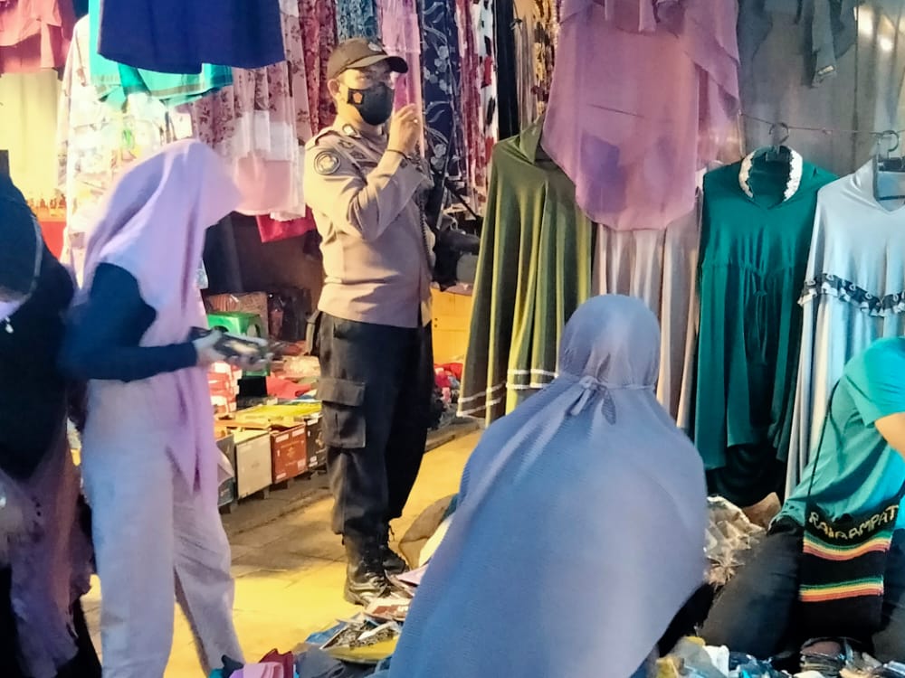 Kapolsek Segeri Sambangi Puskesmas Segeri Pantau Kegiatan Vaksinasi