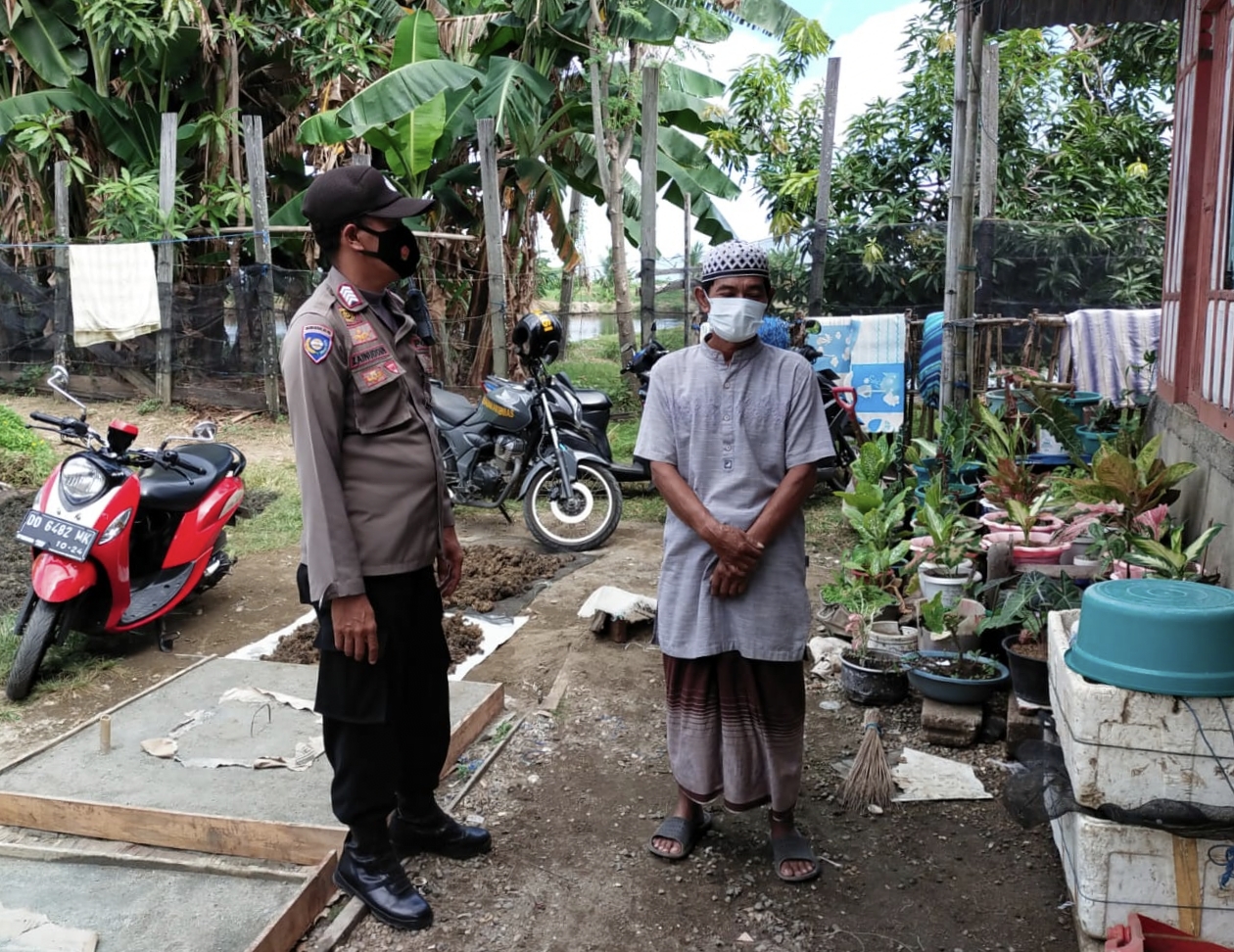 Bhabinkamtibmas Polsek Segeri Himbau Warganya Dengan Cara Humanis Untuk Patuhi Prokes