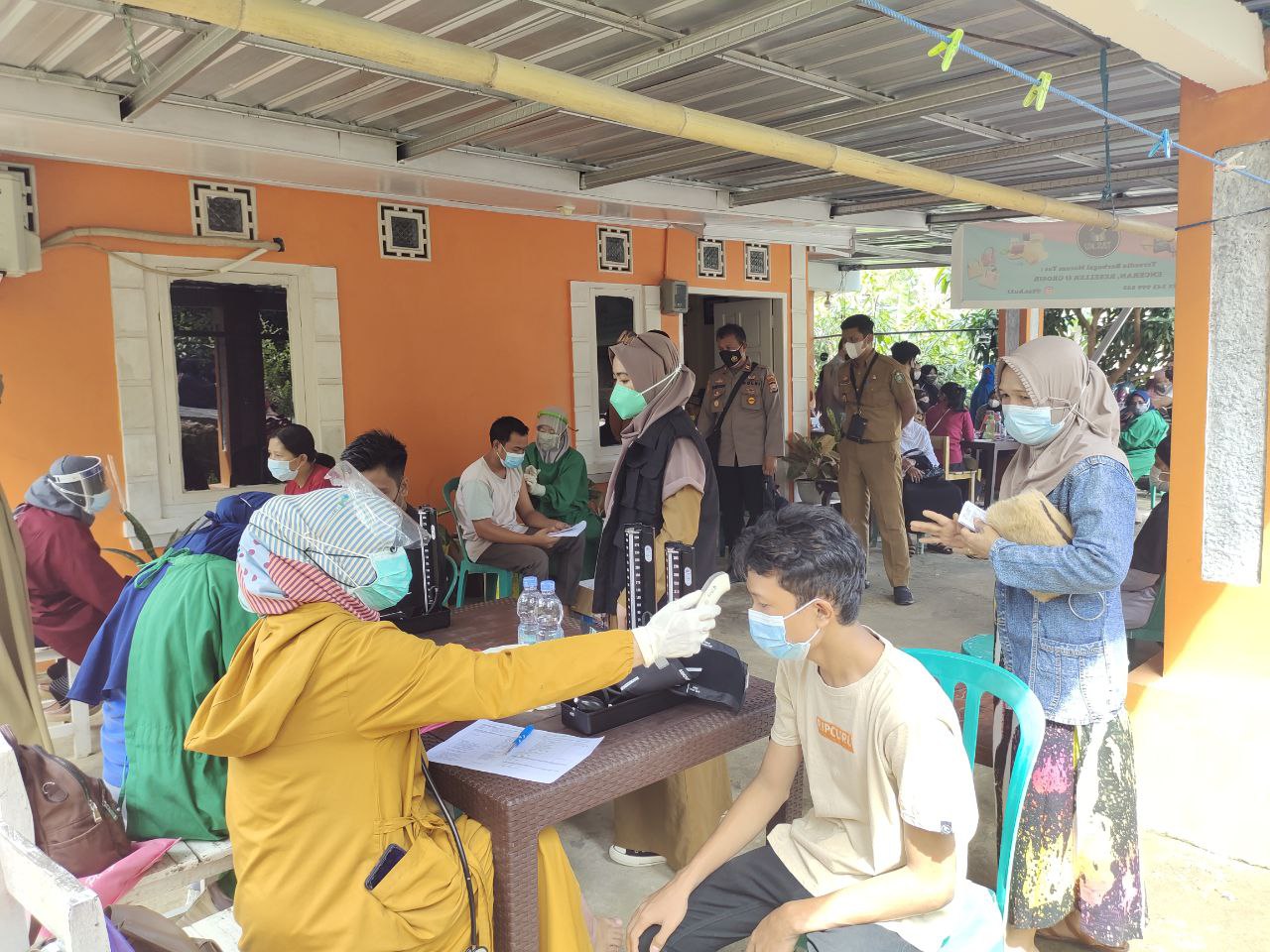 Kapolsek Soreang Pantau Vaksinasi Massal, Ini Lokasinya…!