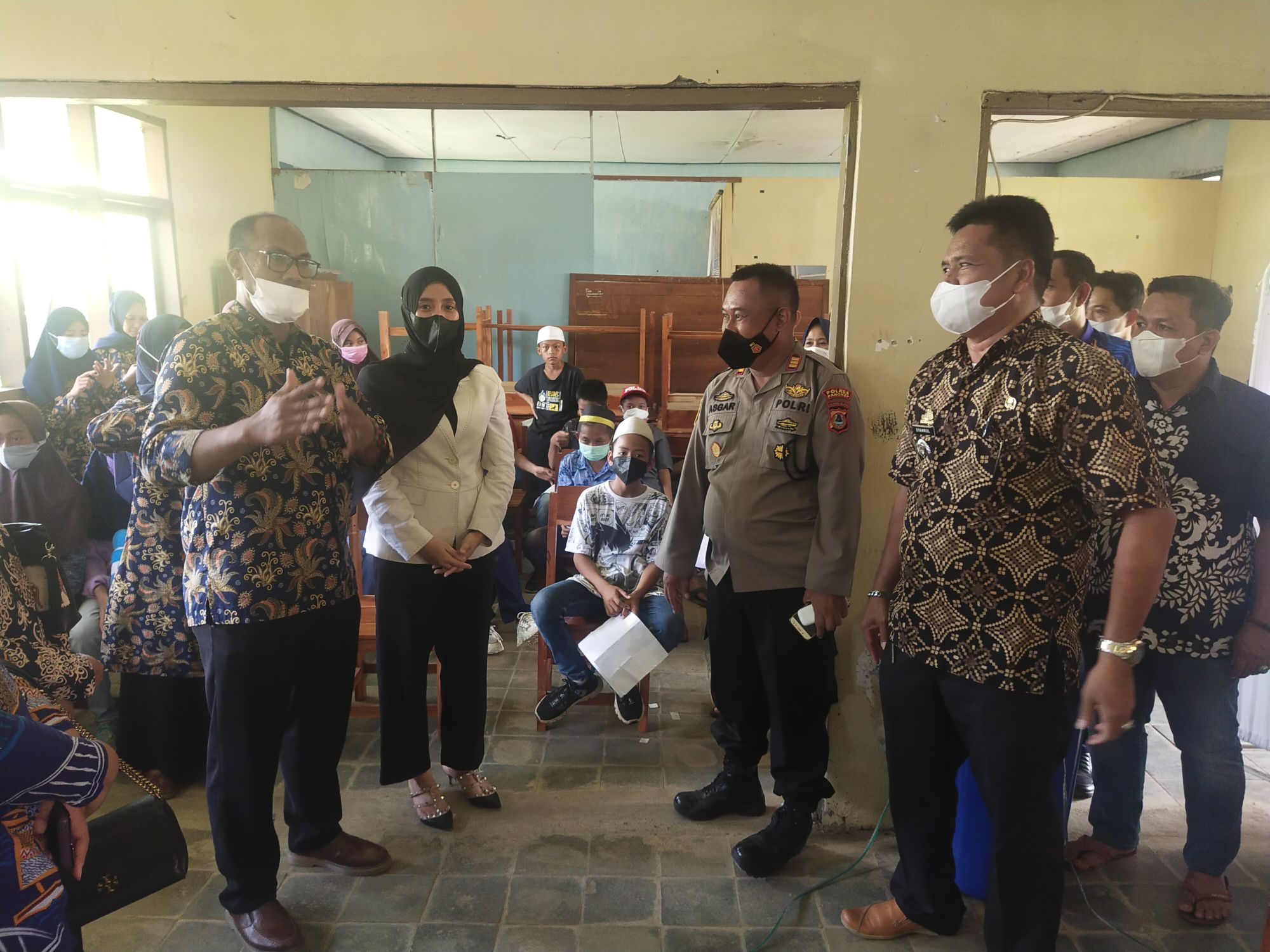 Kapolsek Segeri Sambangi Sekolah MTs DDI Segeri Pantau Kegiatan Vaksinasi