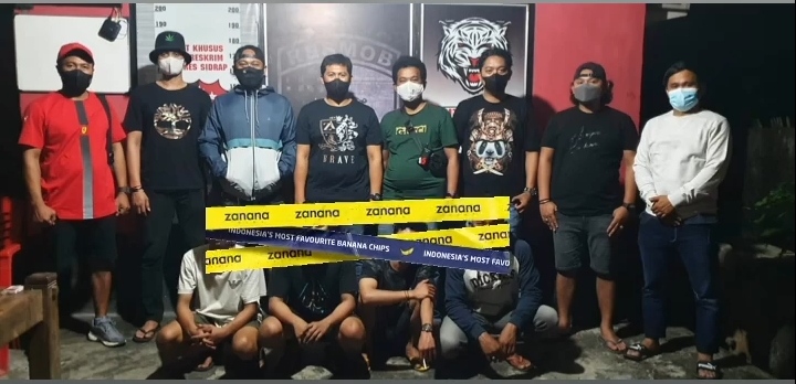 Tusuk Korban Pakai