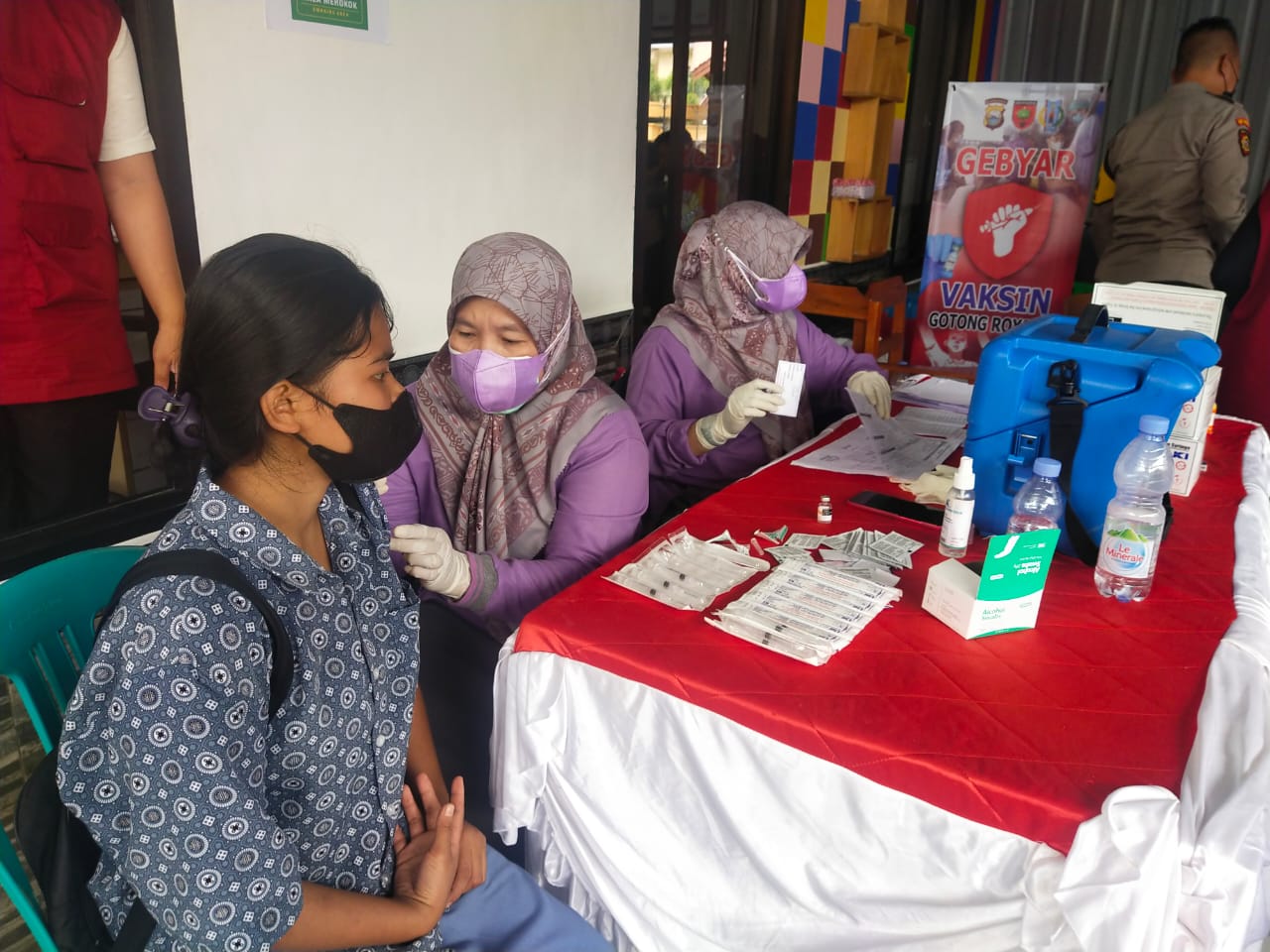 Cegah Kerumunan Saat Vaksinasi Diplaza Pelayanan Kepolisian, Ini Yang Dilakukan Kapolres Tana Toraja