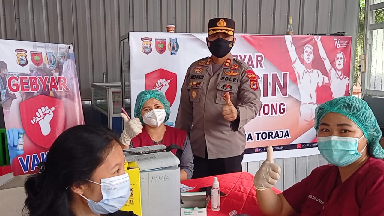 Cegah Kerumunan Saat Vaksinasi Diplaza Pelayanan Kepolisian, Ini Yang Dilakukan Kapolres Tana Toraja