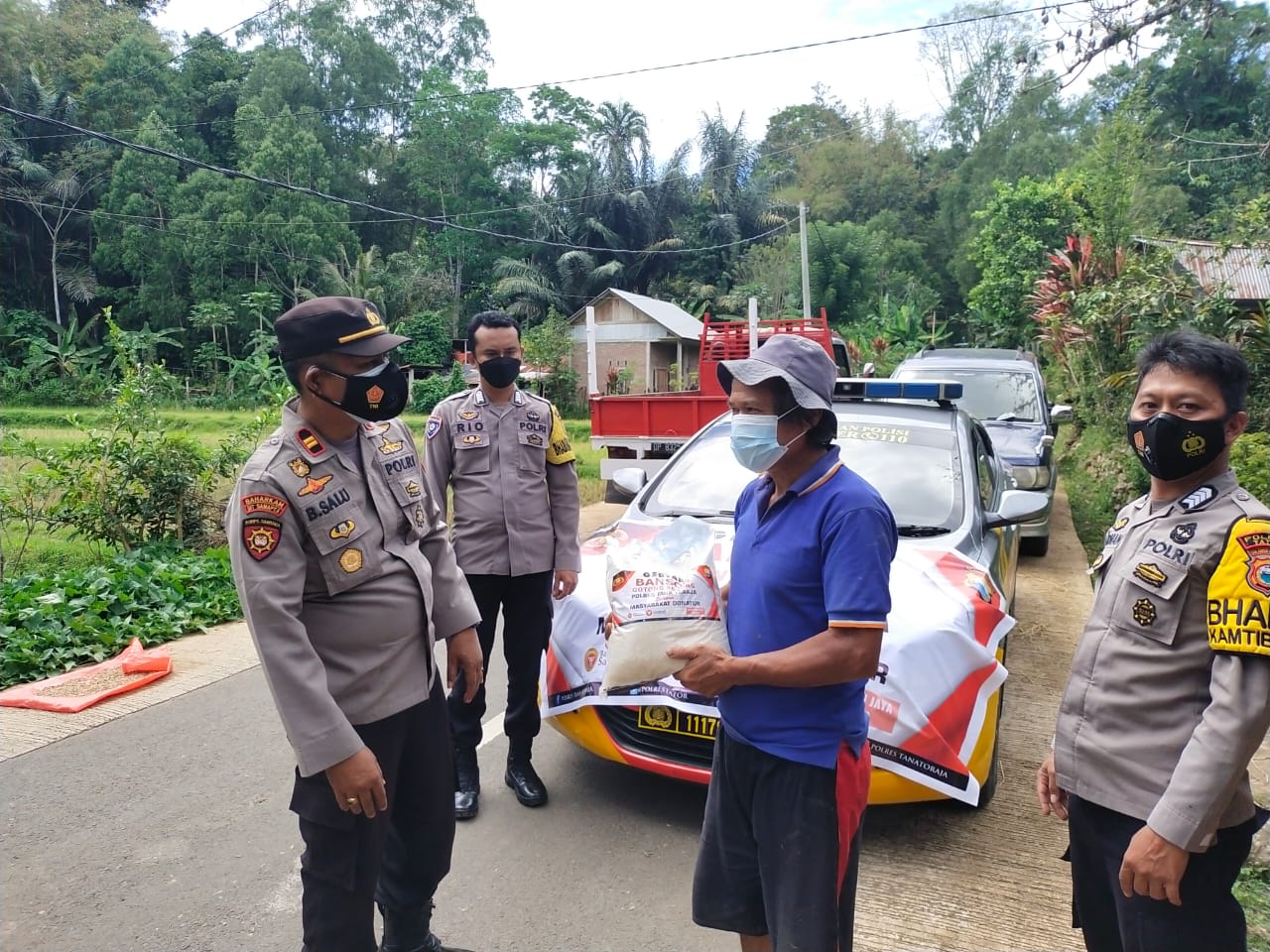 Petugas Tracer PKM Bersama Bhabinkamtibmas Dan Babinsa Sambang Tracing