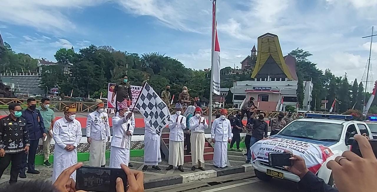Gebyar Bansos Gotong Royong Polres Tana Toraja Salurkan 1000 Sak Beras