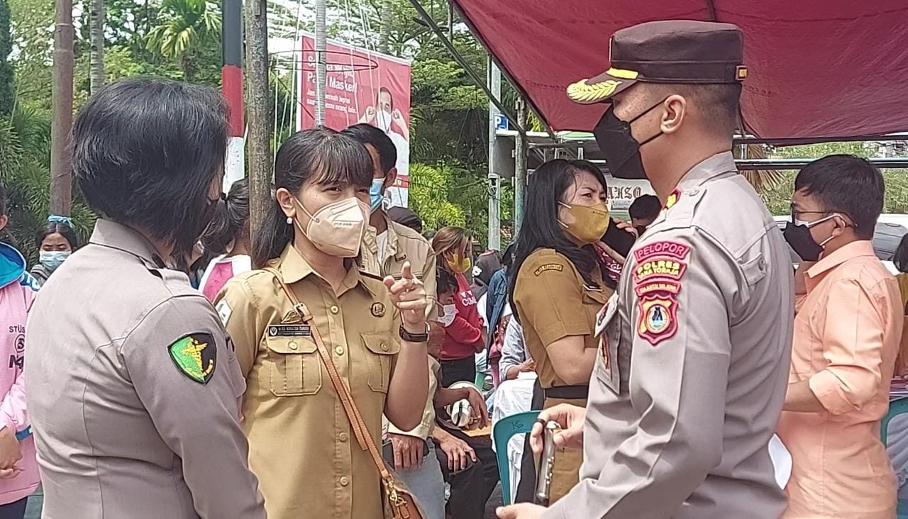 Kapolres Tana Toraja Pastikan Pelaksanaan Vaksinasi Di Rumah Presisi Bejalan Tertib