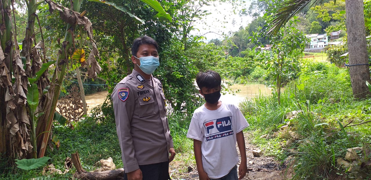 Bhabinkamtibmas Sambang Ke Rumah Warga Di Lembang Lipungan Tanete
