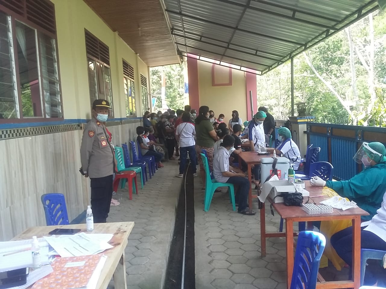 Bhabinkamtibmas Polsek Saluputti Intensif Sambangi wilayah binaan
