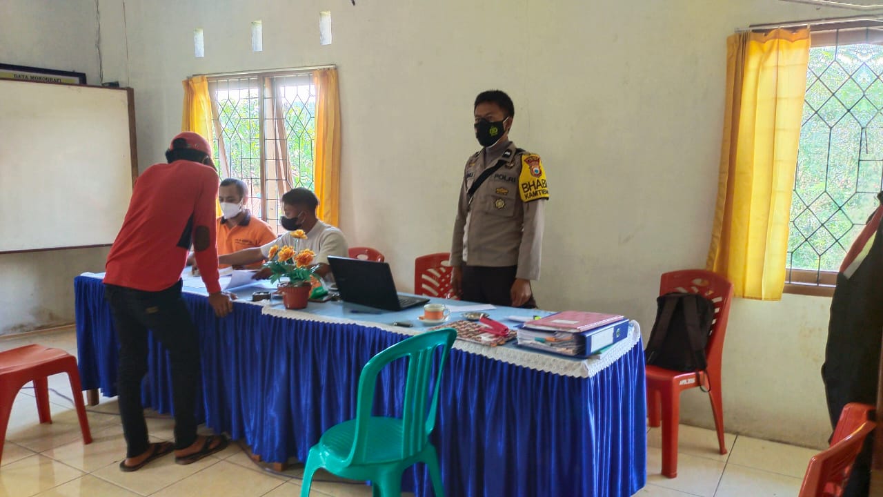 Bhabinkamtibmas Polsek Makale melakukan DDS di kantor Lurah Pantan