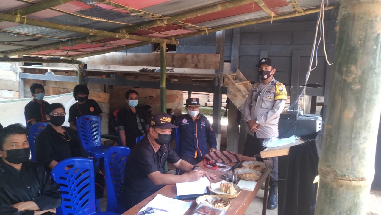 Bhabinkamtibmas Polsek Makale melakukan DDS di kantor Lurah Pantan