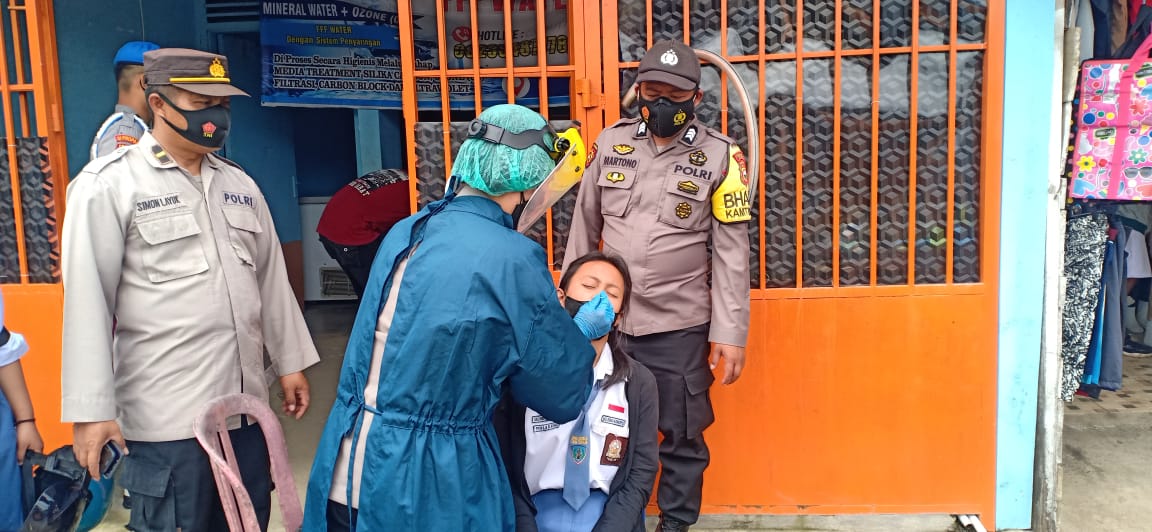Bhabinkamtibmas Polsek Makale melakukan DDS di kantor Lurah Pantan