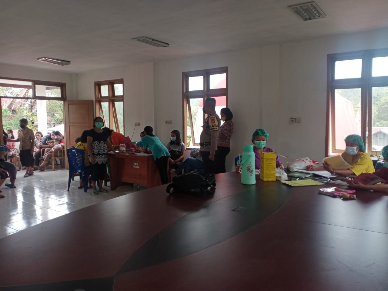Bhabinkamtibmas Polsek Makale melakukan DDS di kantor Lurah Pantan