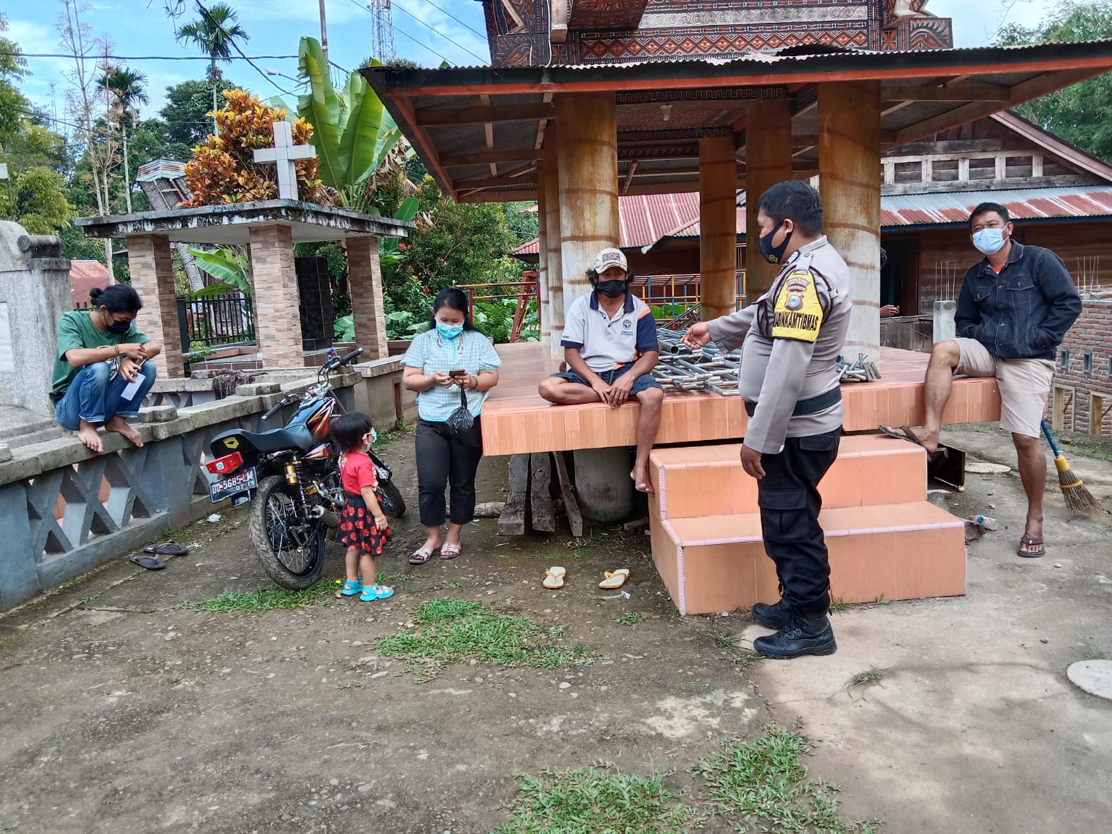 Bhabinkamtibmas Polsek Sangalla Intensifkan sambang di Lembang Turunan