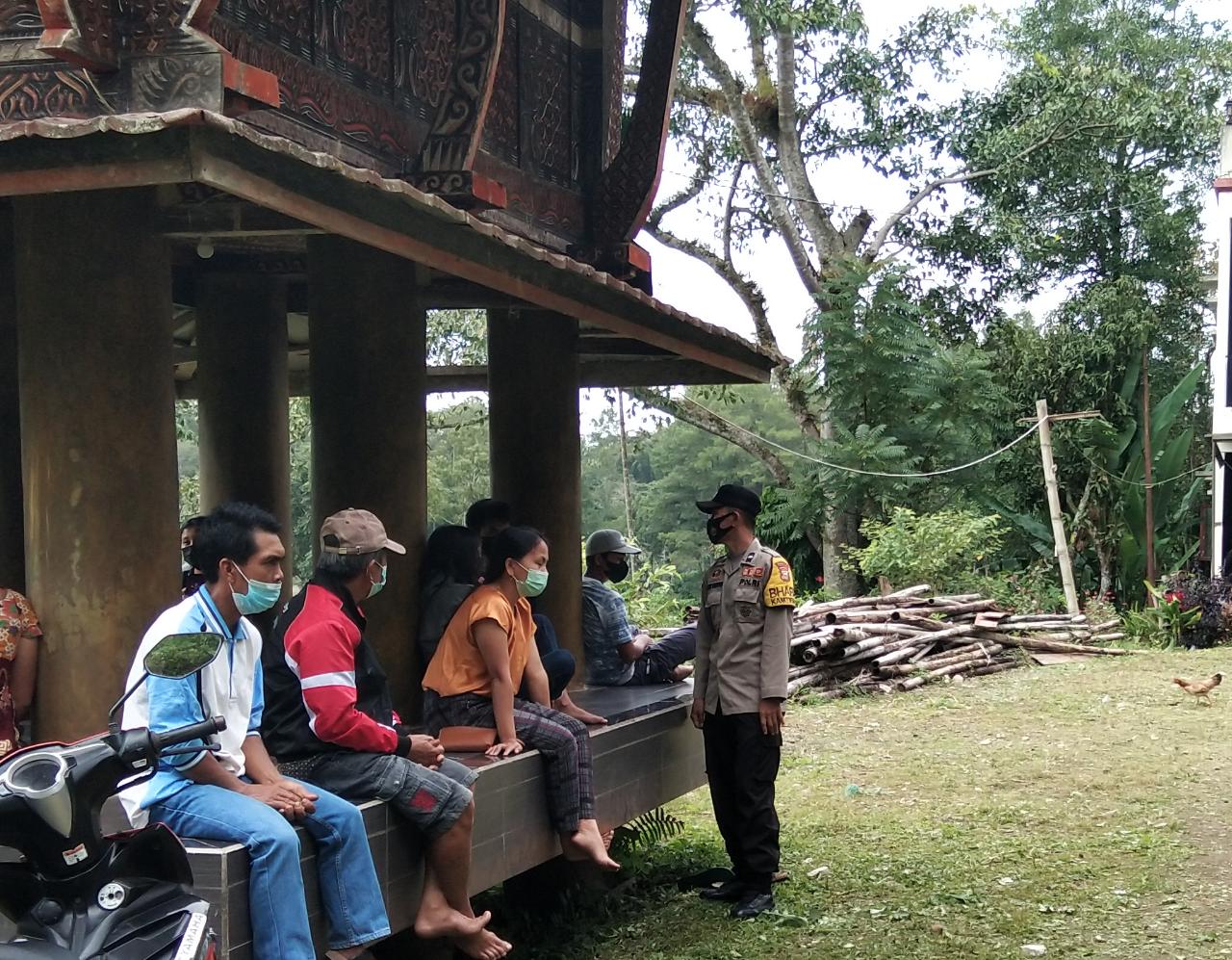 Bhabinkamtibmas Intensifkan sambangi Lembang Ke’pe’ Tinoring