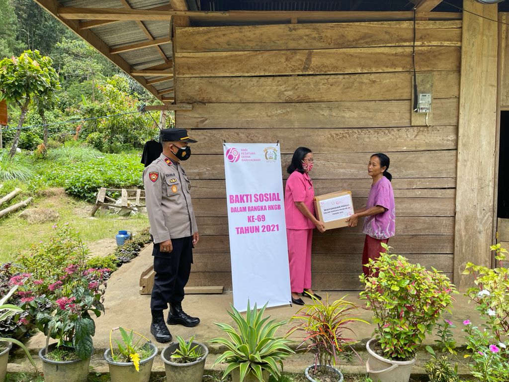 Bhabinkamtibmas bersama Tim Tracer 3T PKM Batusura’ Melakukan Tracing