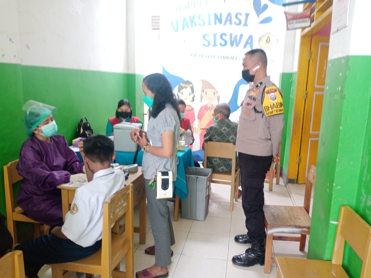 Bhabinkamtibmas bersama Tim Tracer 3T PKM Batusura’ Melakukan Tracing