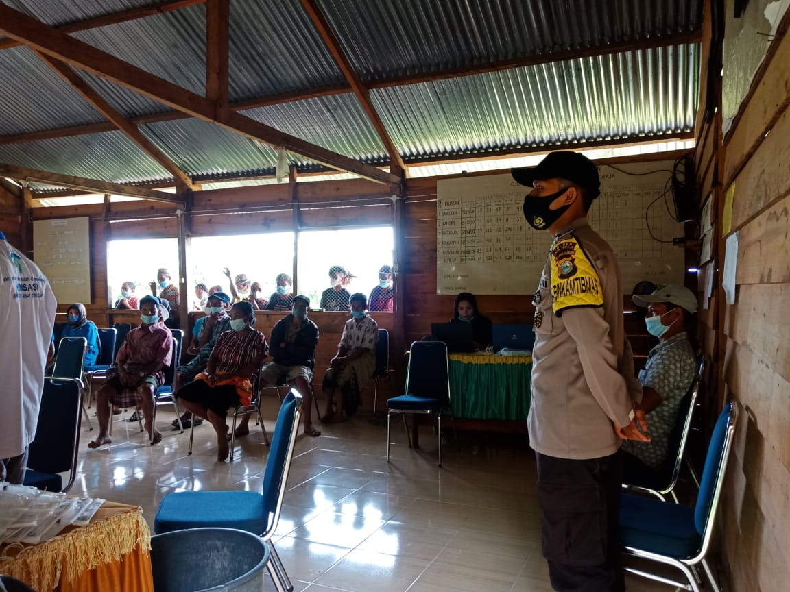 Bhabinkamtibmas bersama Tim Tracer 3T PKM Batusura’ Melakukan Tracing