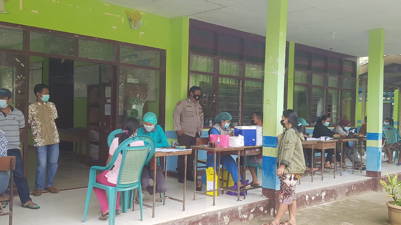 Bhabinkamtibmas bersama Tim Tracer 3T PKM Batusura’ Melakukan Tracing