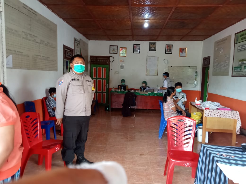 Bhabinkamtibmas bersama Tim Tracer 3T PKM Batusura’ Melakukan Tracing