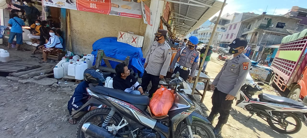 Sinergitas Bhabinkamtibmas dan Bhabinsa Pengawasan Vaksinasi di Lembang Randan Batu