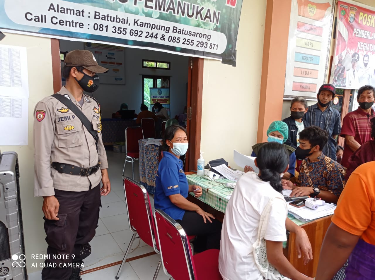 Bhabinkamtibmas Polsek Saluputti Pemantauan Vaksin di Lembang Balla