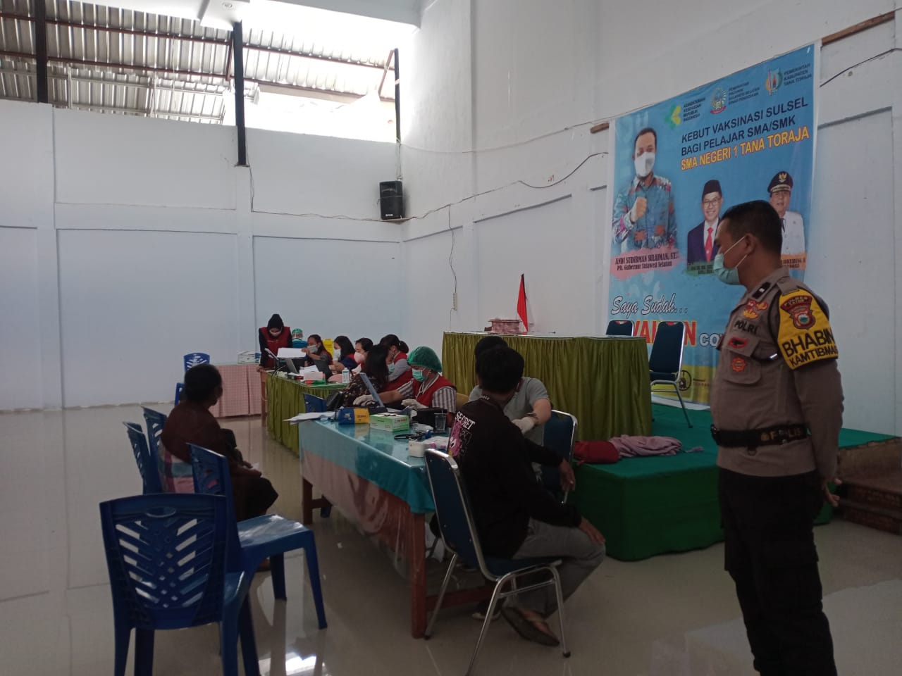 Bhabinkamtibmas Himbauan Protokol Kesehatan Dalam Acara Penguburan Rambu Solo
