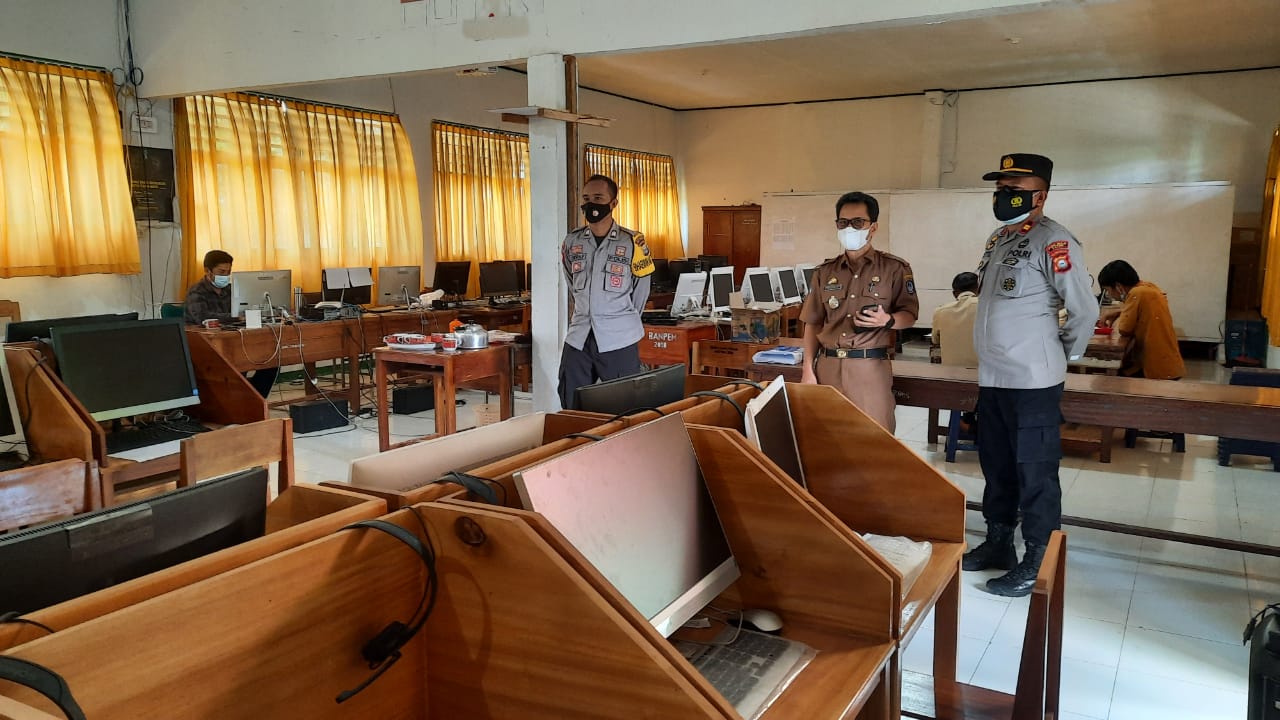 Operasi Yustisi di wilayah hukum Polsek Mengkendek Penerapan Prokes
