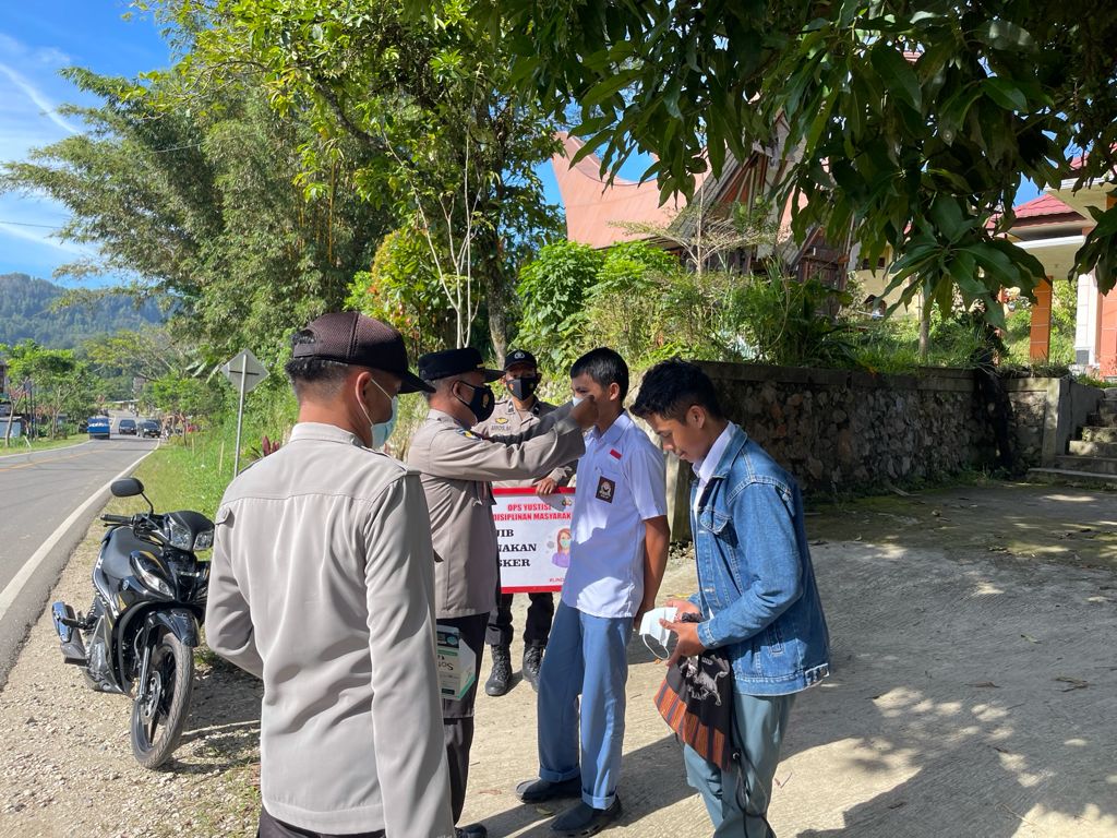 Operasi Yustisi di wilayah hukum Polsek Mengkendek Penerapan Prokes