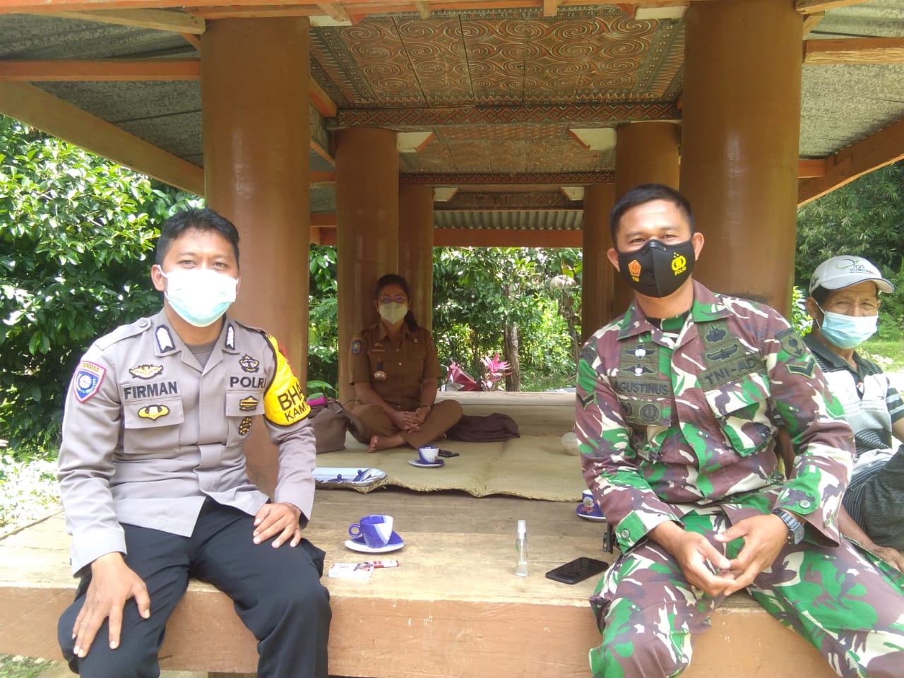 Bhabinkambtimas Polsek Makale Pengawasan Vaksinasi Di Halaman RS Sinar Kasih