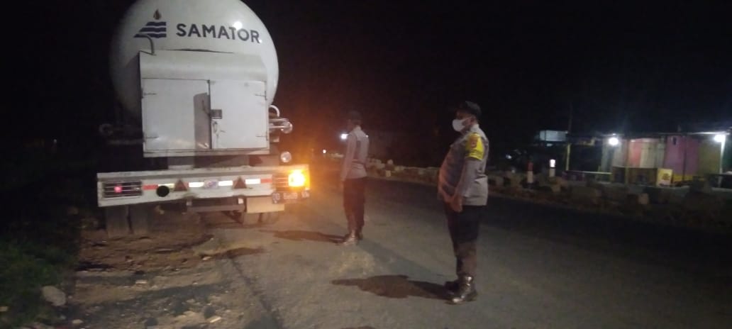 Personil Polsek Marang Patroli Blue Light  Daerah Rawan Kecelakaan