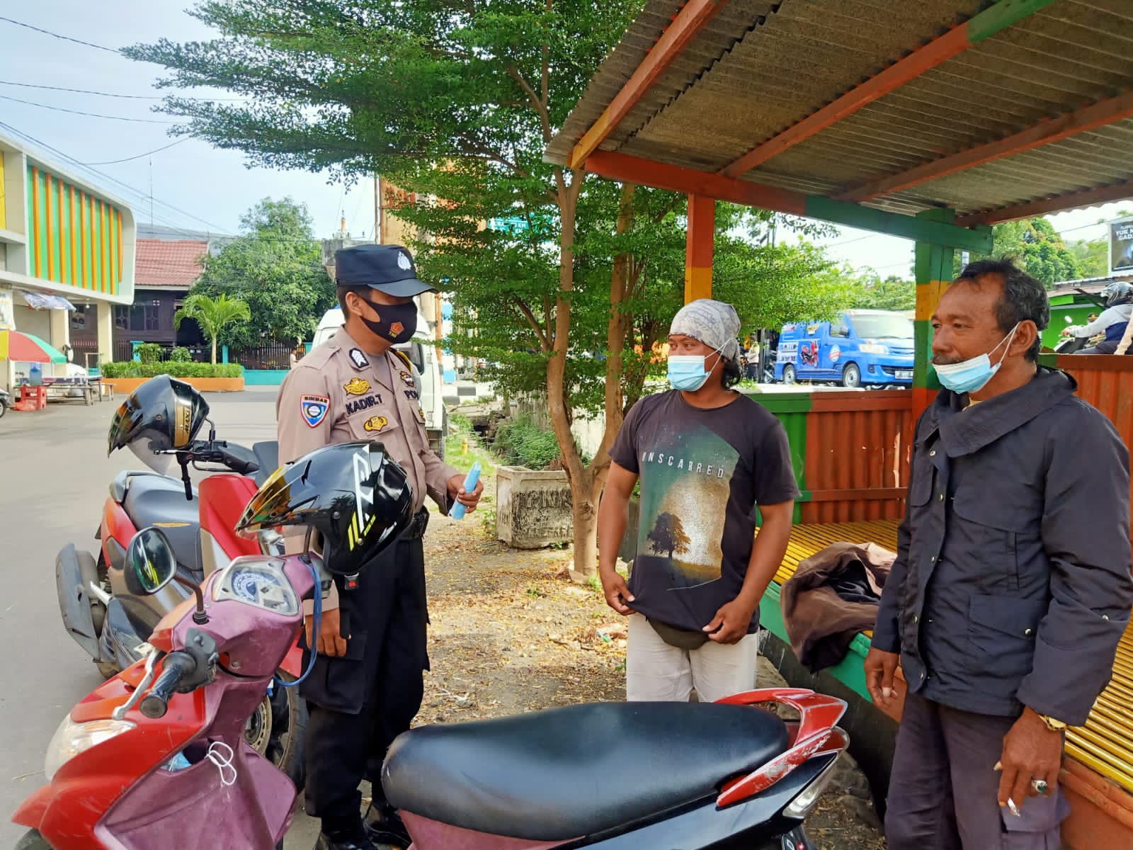 Putus Mata Rantai Covid-19, Bhabinkamtibmas Polres Bacukiki Gelar Sosialisasi