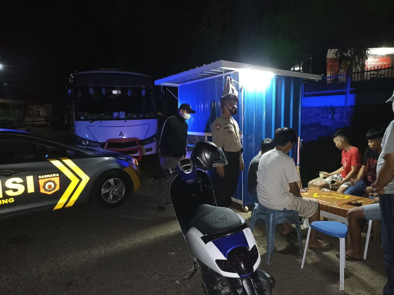 Tim PMK Polsek Ujung Bubarkan Pesta Miras, Ini Lokasinya…!