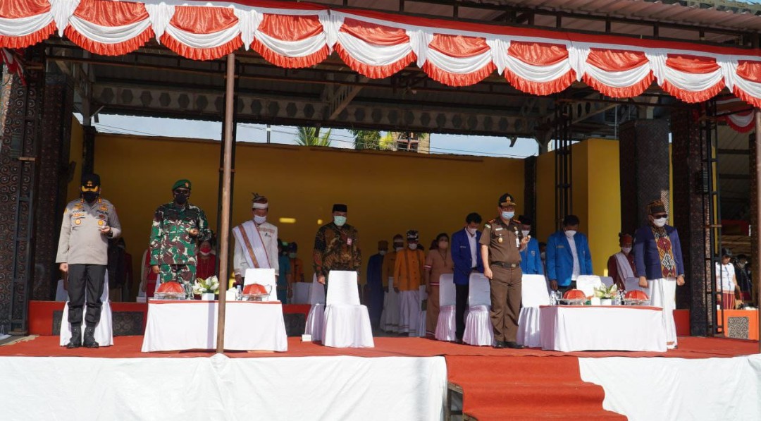 KAPOLRES TORUT IKUTI UPACARA PERINGATAN HARI SUMPAH PEMUDA KE-93 DI LAPANGAN BAKTI