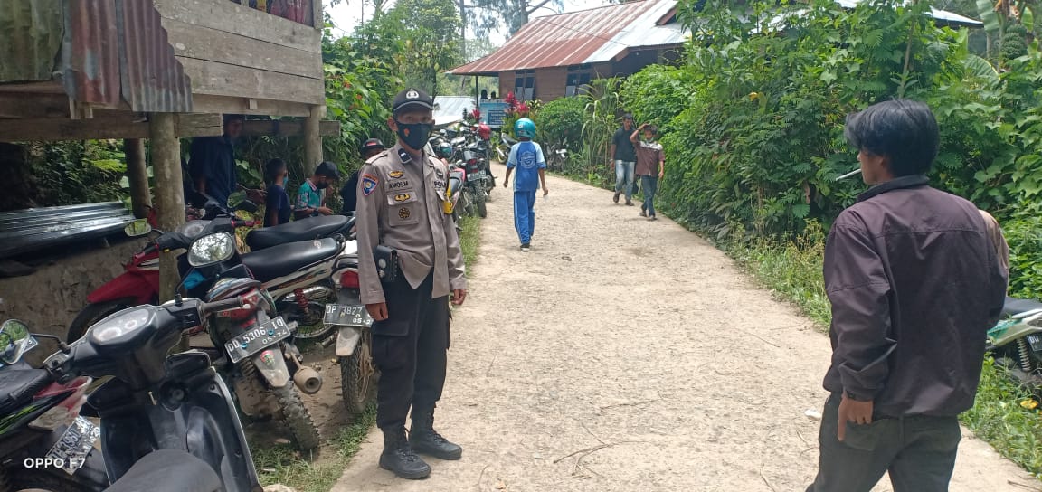 Himbau Penerapan Prokes,Bhabinkamtibmas Sambang Di Wilayah Binaan