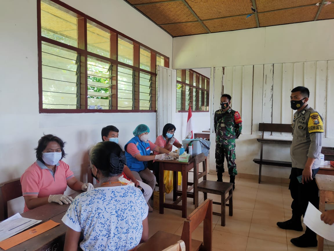 Himbau Penerapan Prokes,Bhabinkamtibmas Sambang Di Wilayah Binaan