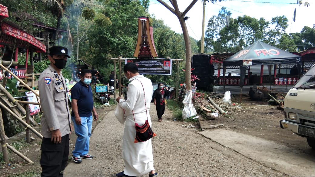 Himbau Penerapan Prokes,Bhabinkamtibmas Sambang Di Wilayah Binaan